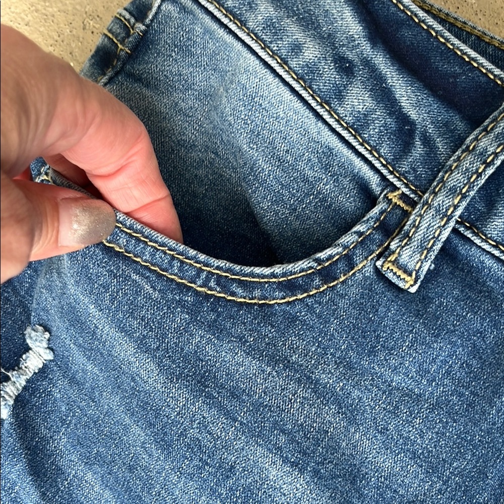 New SO super high-rise ultimate jegging with Modern Distressing - Picture 6 of 16